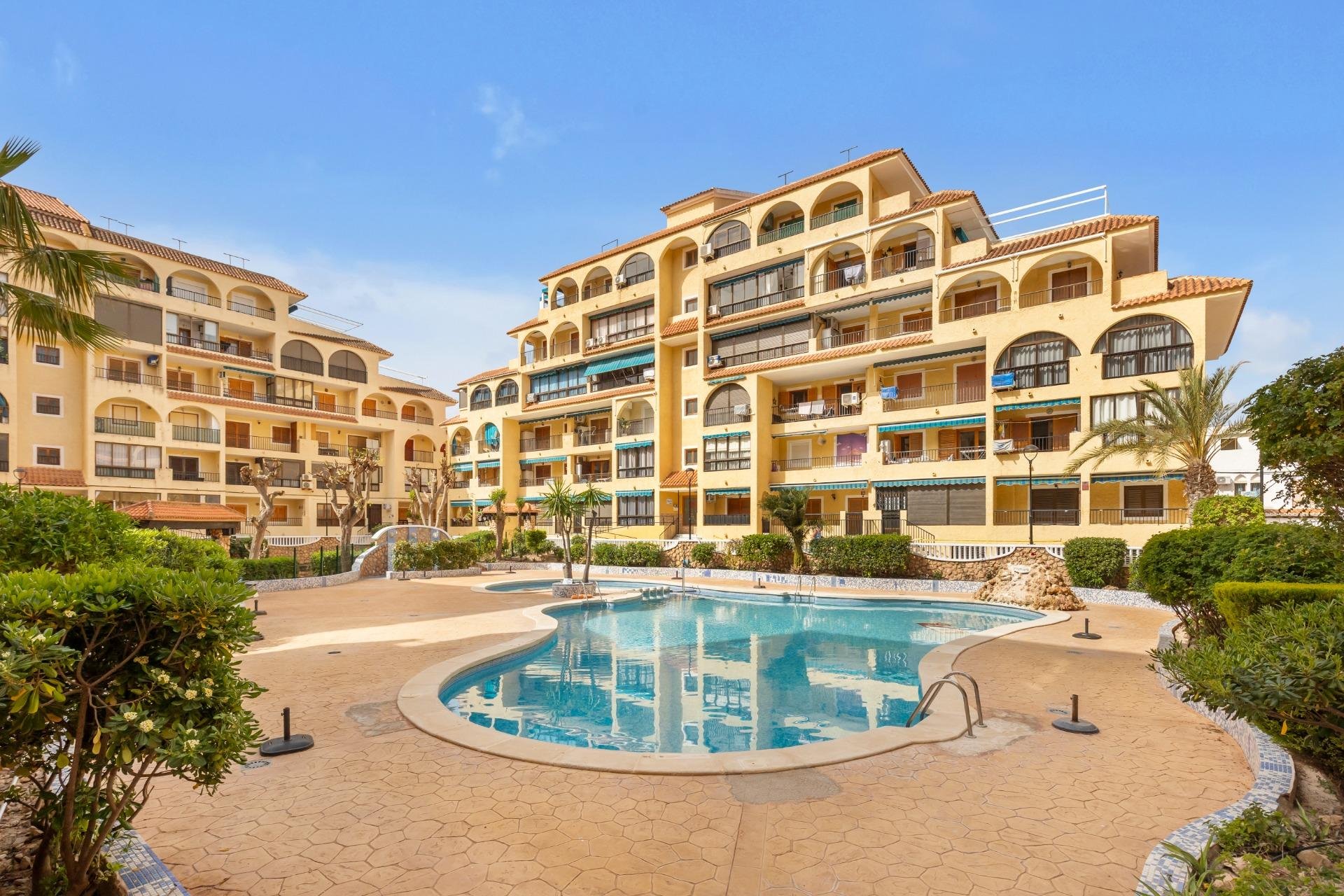 Reventa - Apartamento / Dúplex - Torrevieja - La Mata