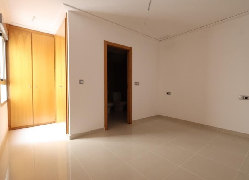 Reventa - Apartamento / Dúplex - Torrevieja - La Mata
