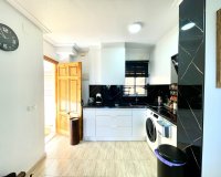 Reventa - Apartamento / Dúplex - Torrevieja - La Siesta