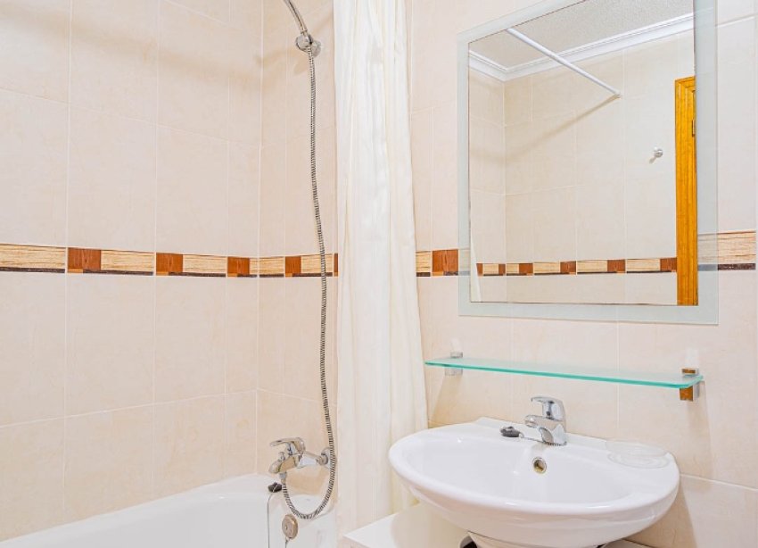 Reventa - Apartamento / Dúplex - Torrevieja - Los Altos
