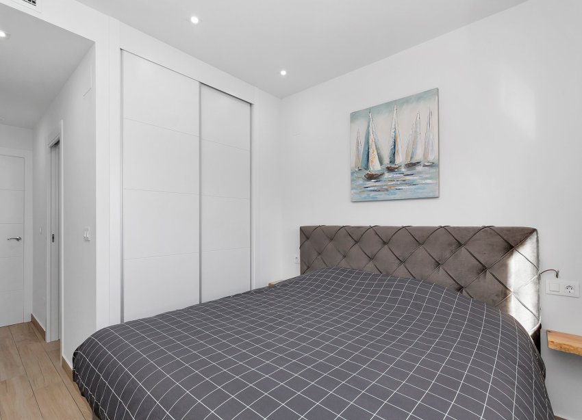 Reventa - Apartamento / Dúplex - Torrevieja - Los Balcones