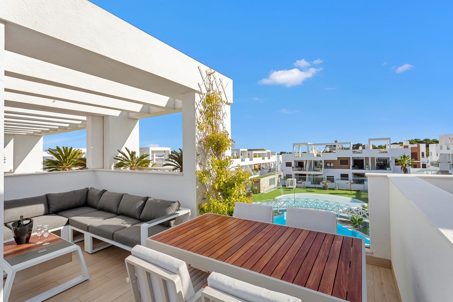 Reventa - Apartamento / Dúplex - Torrevieja - Los Balcones