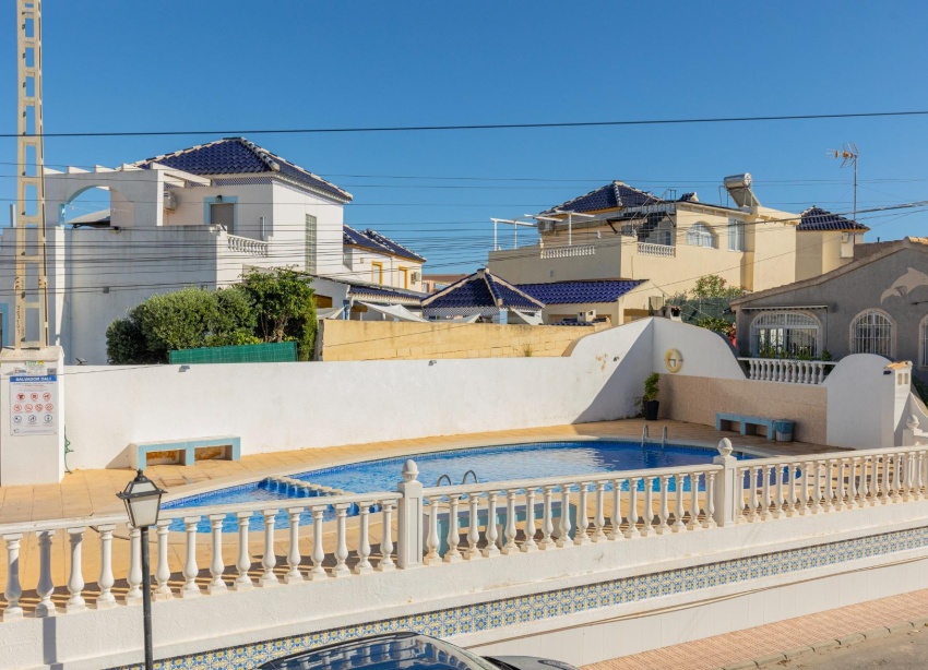 Reventa - Apartamento / Dúplex - Torrevieja - Los Balcones