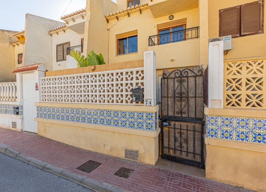 Reventa - Apartamento / Dúplex - Torrevieja - Los Balcones