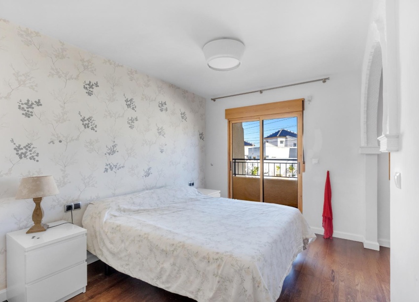 Reventa - Apartamento / Dúplex - Torrevieja - Los Balcones