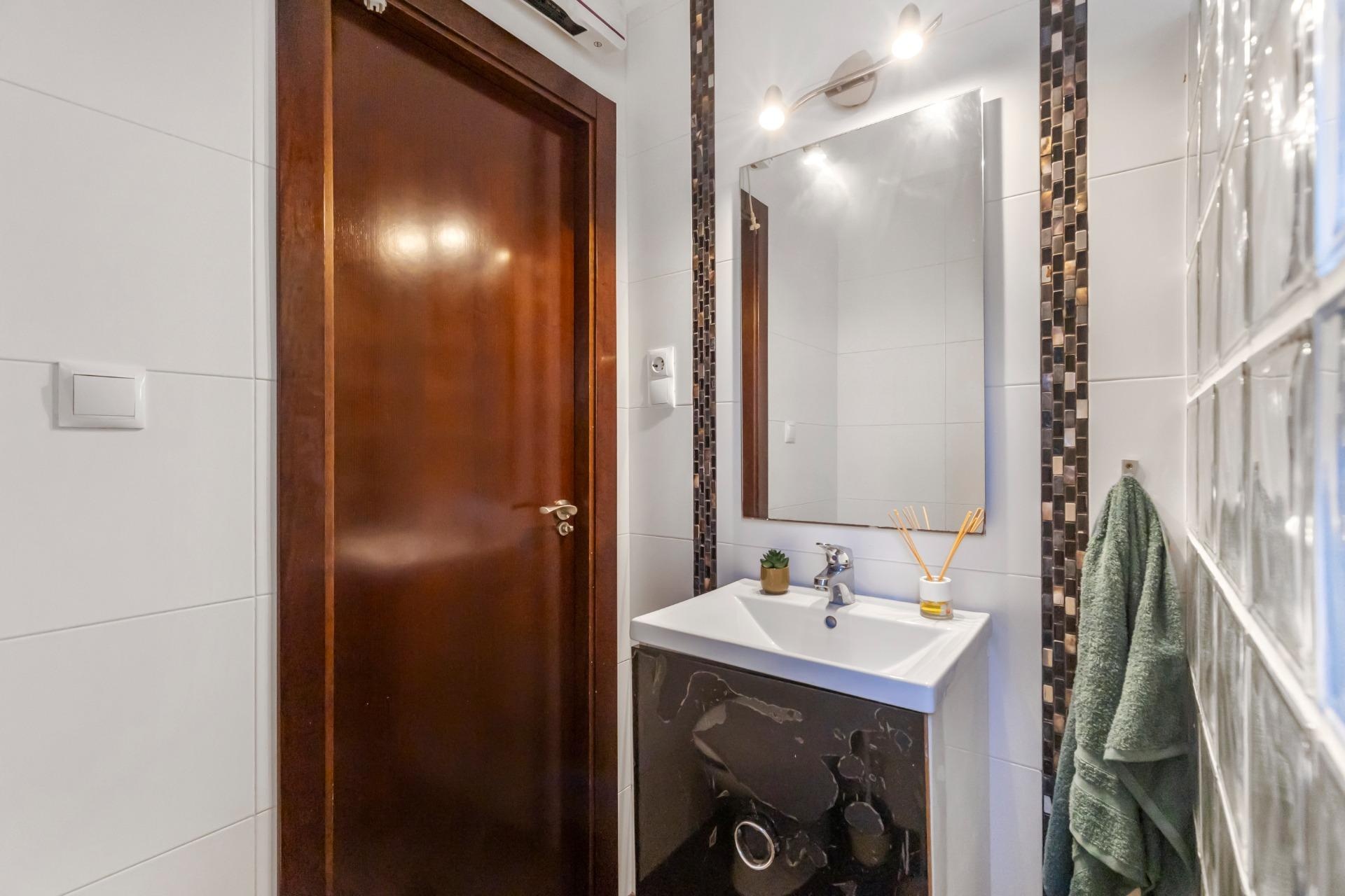 Reventa - Apartamento / Dúplex - Torrevieja - Los Balcones