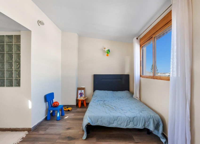 Reventa - Apartamento / Dúplex - Torrevieja - Los Balcones