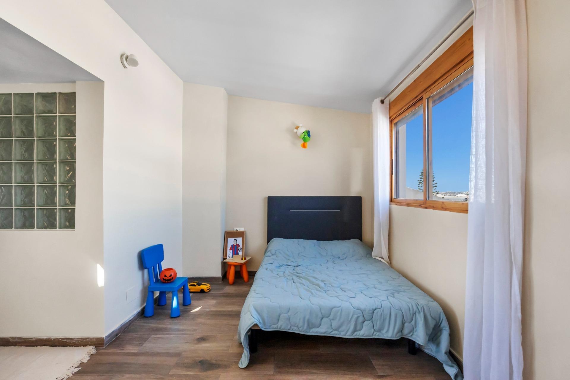 Reventa - Apartamento / Dúplex - Torrevieja - Los Balcones