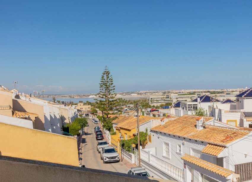 Reventa - Apartamento / Dúplex - Torrevieja - Los Balcones