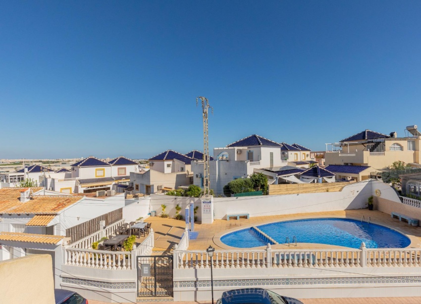 Reventa - Apartamento / Dúplex - Torrevieja - Los Balcones