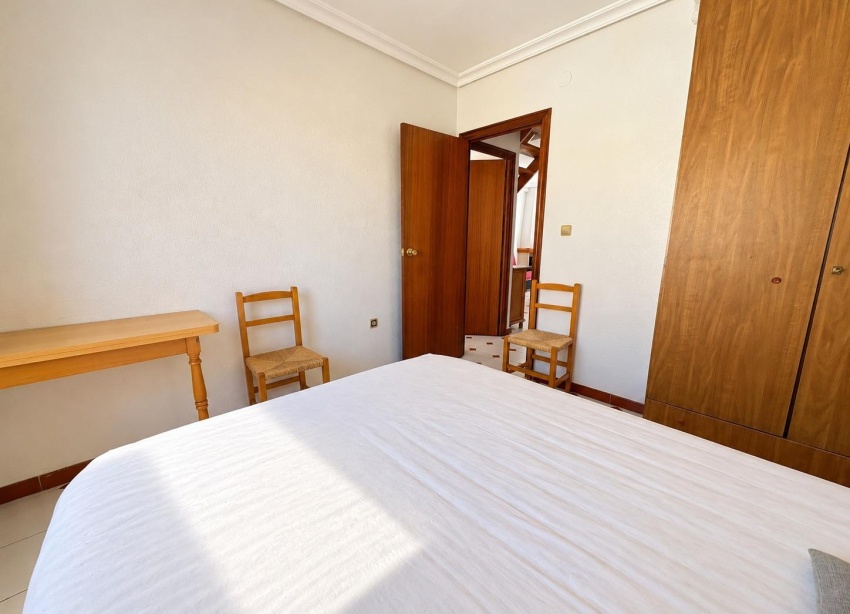 Reventa - Apartamento / Dúplex - Torrevieja - Los Europeos