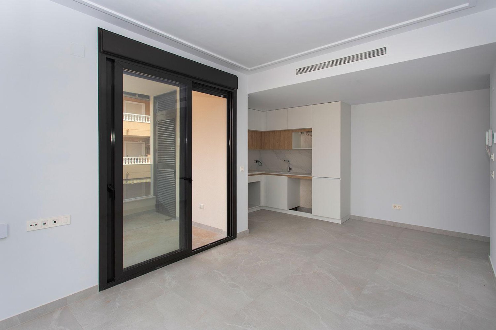 Reventa - Apartamento / Dúplex - Torrevieja - Paseo maritimo