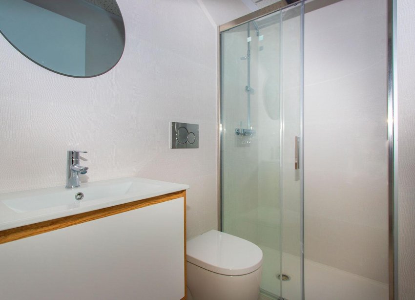 Reventa - Apartamento / Dúplex - Torrevieja - Paseo maritimo