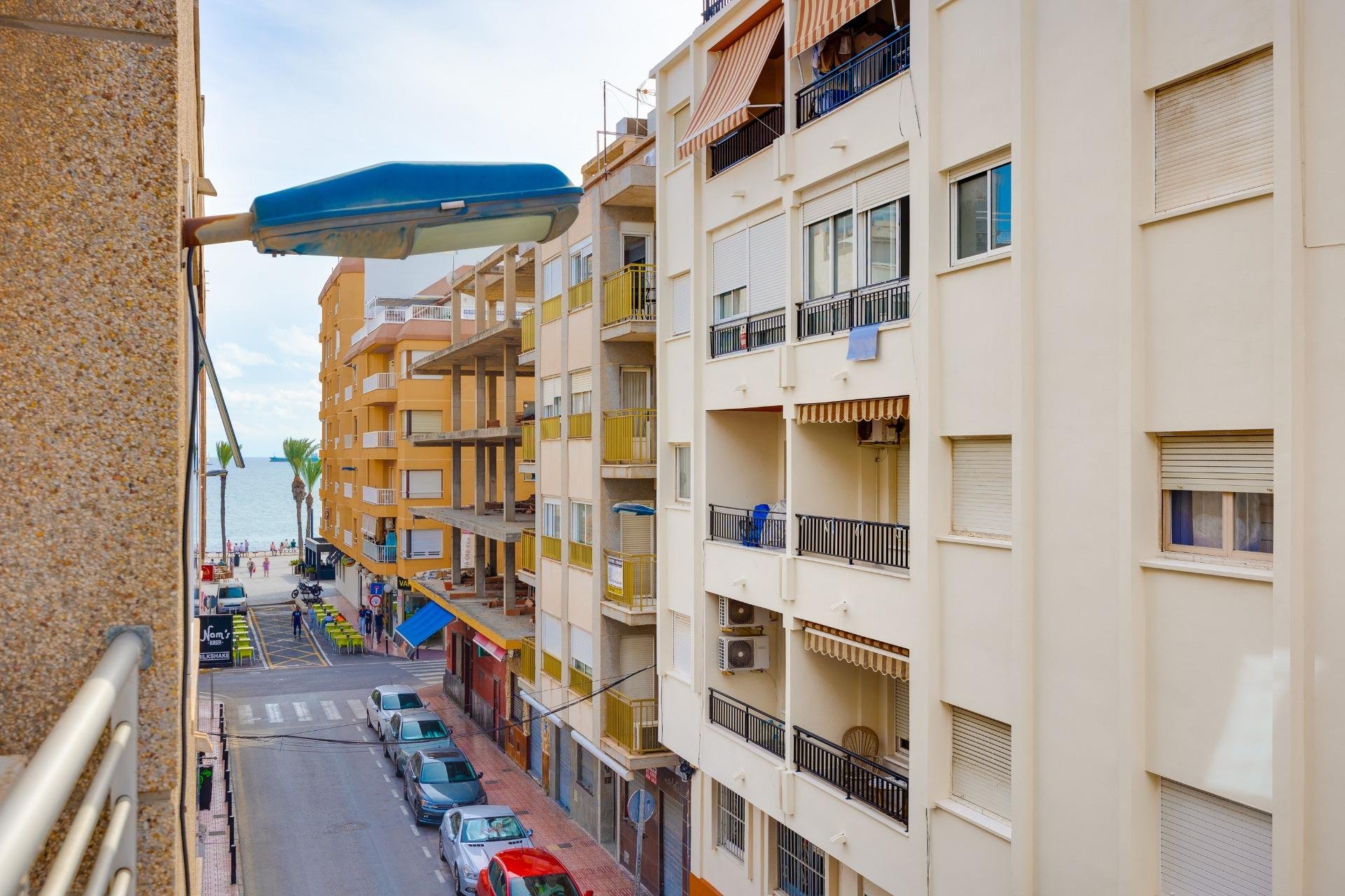 Reventa - Apartamento / Dúplex - Torrevieja - Paseo maritimo
