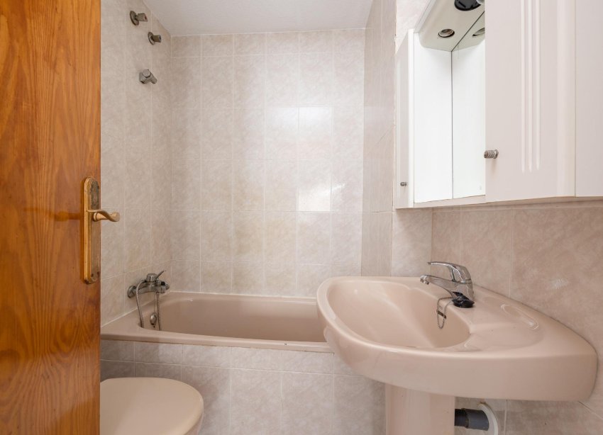 Reventa - Apartamento / Dúplex - Torrevieja - Paseo maritimo