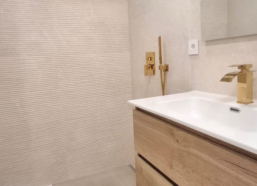 Reventa - Apartamento / Dúplex - Torrevieja - Playa Acequion