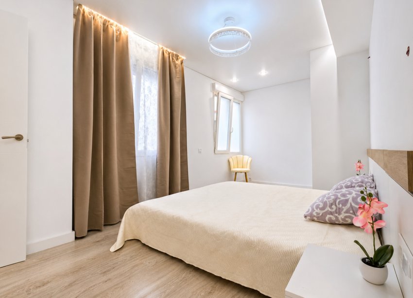 Reventa - Apartamento / Dúplex - Torrevieja - Playa Acequion