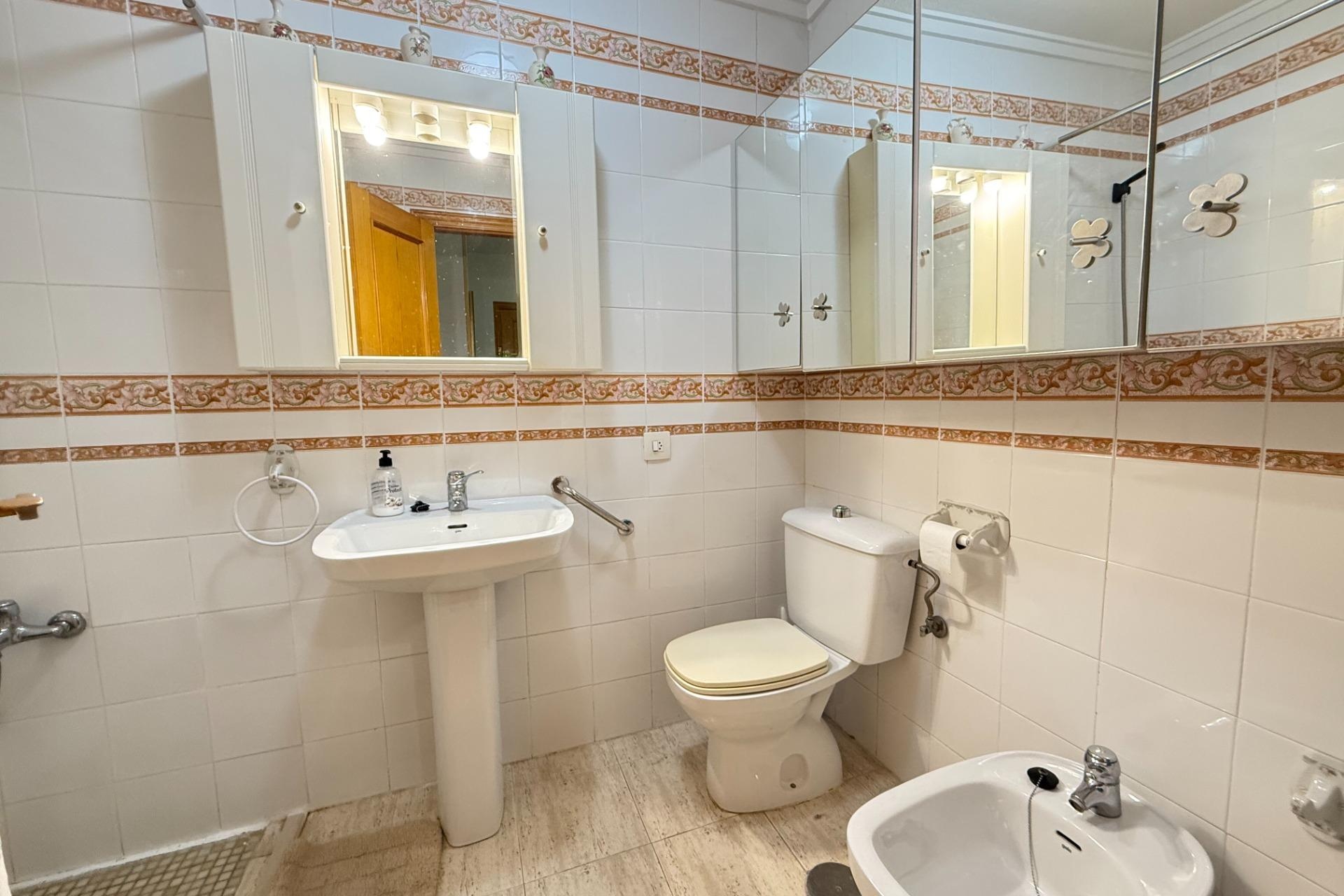 Reventa - Apartamento / Dúplex - Torrevieja - Playa del Cura