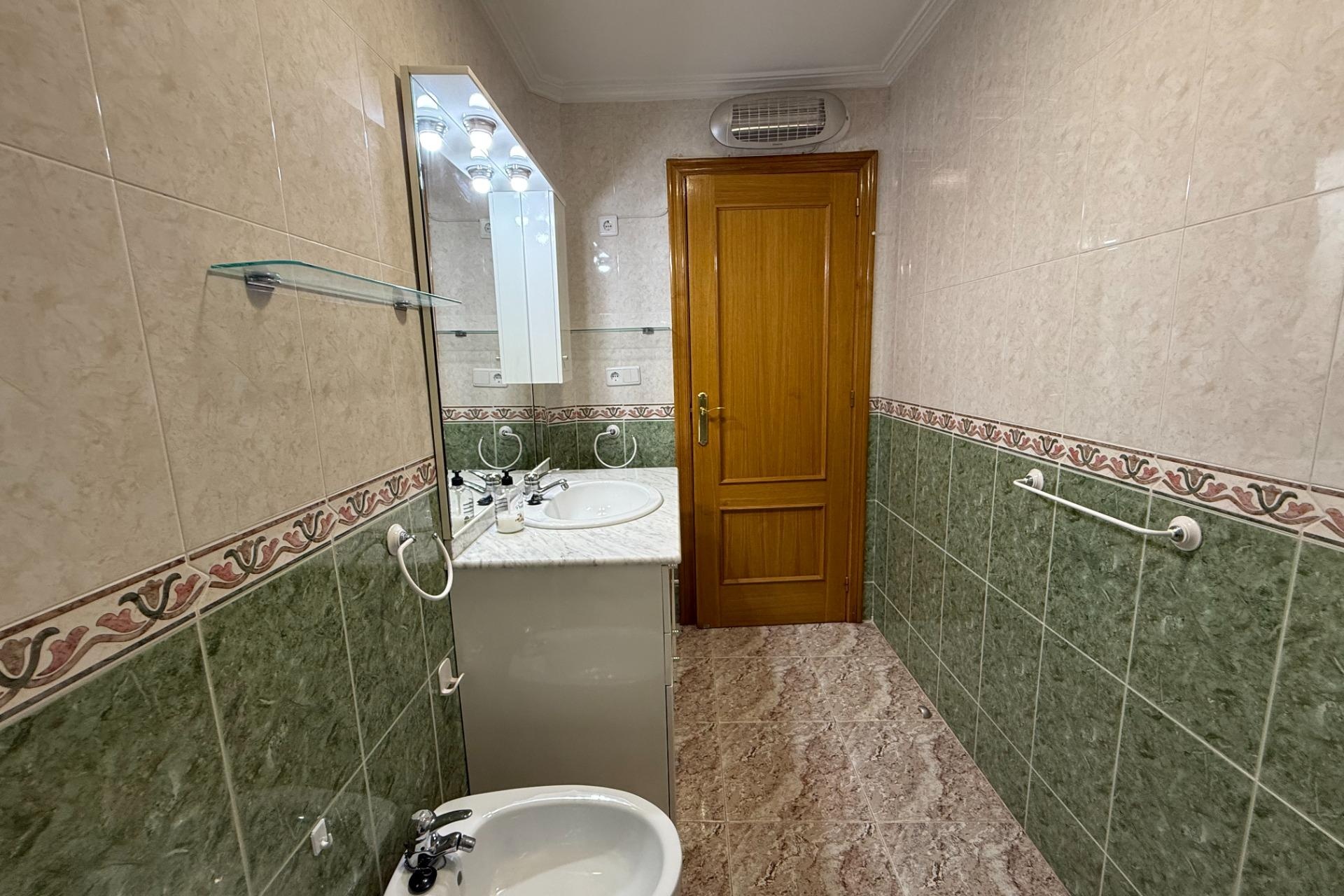 Reventa - Apartamento / Dúplex - Torrevieja - Playa del Cura