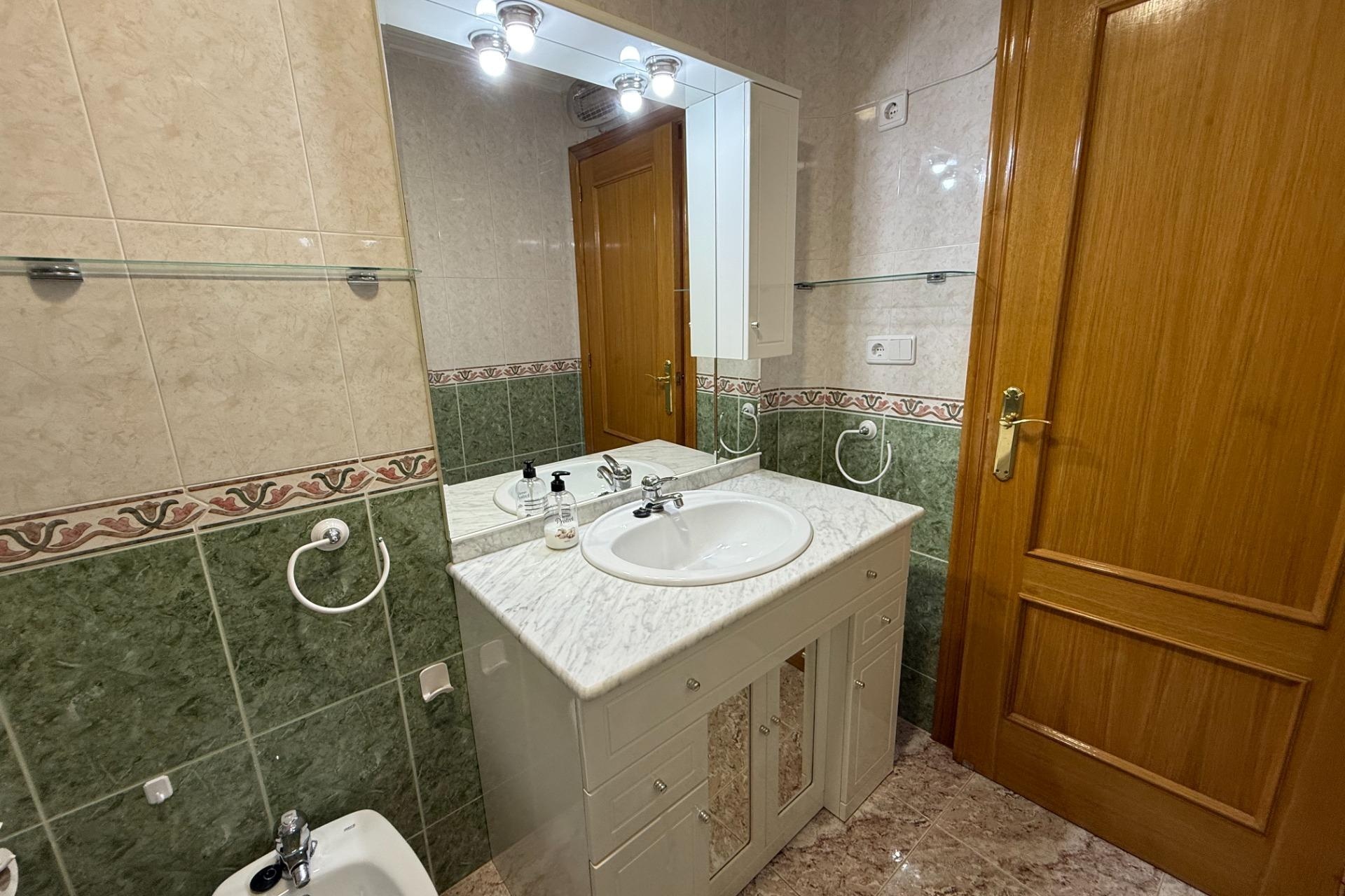 Reventa - Apartamento / Dúplex - Torrevieja - Playa del Cura