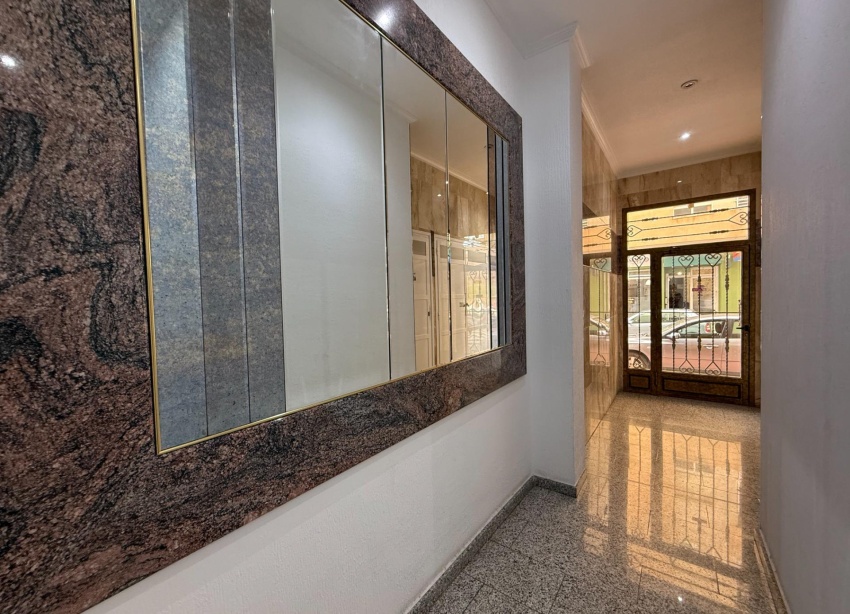 Reventa - Apartamento / Dúplex - Torrevieja - Playa del Cura