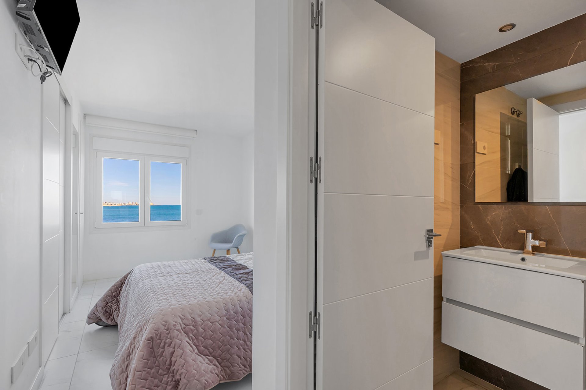 Reventa - Apartamento / Dúplex - Torrevieja - Punta Prima