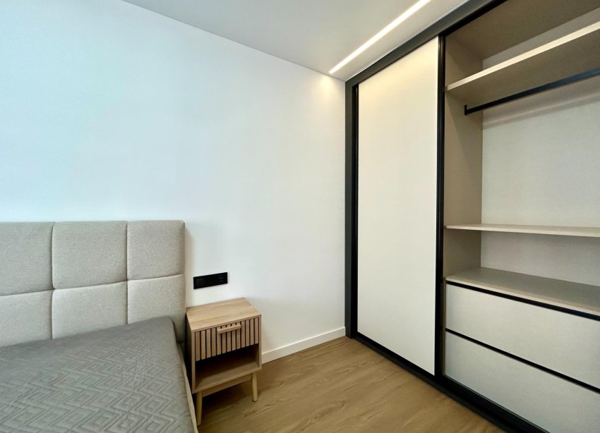 Reventa - Apartamento / Dúplex - Torrevieja - Punta Prima