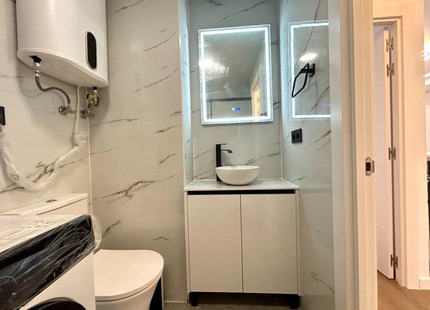 Reventa - Apartamento / Dúplex - Torrevieja - Punta Prima