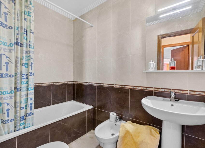 Reventa - Apartamento / Dúplex - Torrevieja - Torreblanca