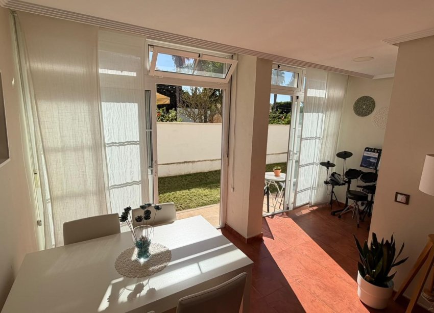 Reventa - Apartamento / Dúplex - Torrevieja - Torreblanca