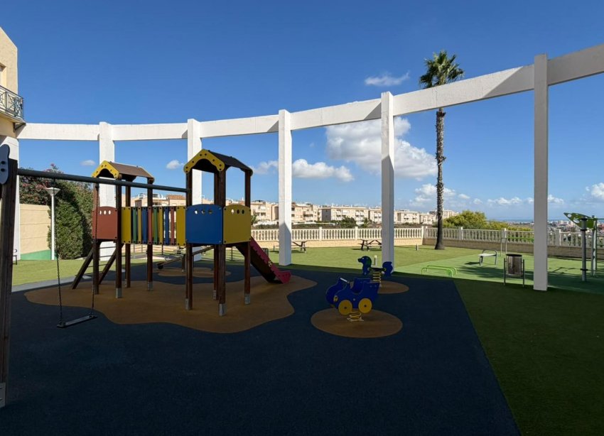 Reventa - Apartamento / Dúplex - Torrevieja - Torreblanca