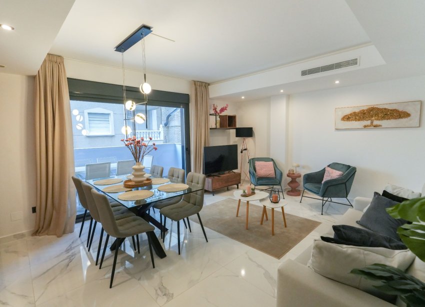 Reventa - Apartamento / Dúplex - Torrevieja