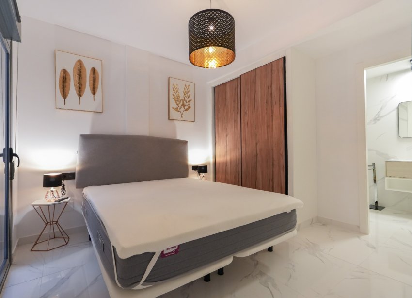 Reventa - Apartamento / Dúplex - Torrevieja
