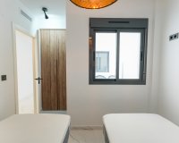 Reventa - Apartamento / Dúplex - Torrevieja