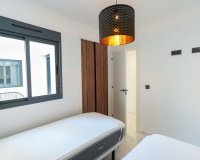 Reventa - Apartamento / Dúplex - Torrevieja