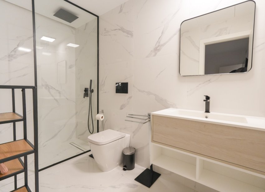 Reventa - Apartamento / Dúplex - Torrevieja