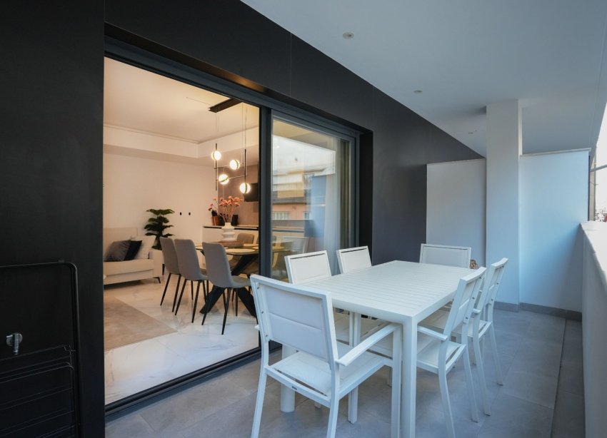 Reventa - Apartamento / Dúplex - Torrevieja
