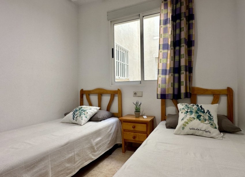 Reventa - Apartamento / Dúplex - Torrevieja
