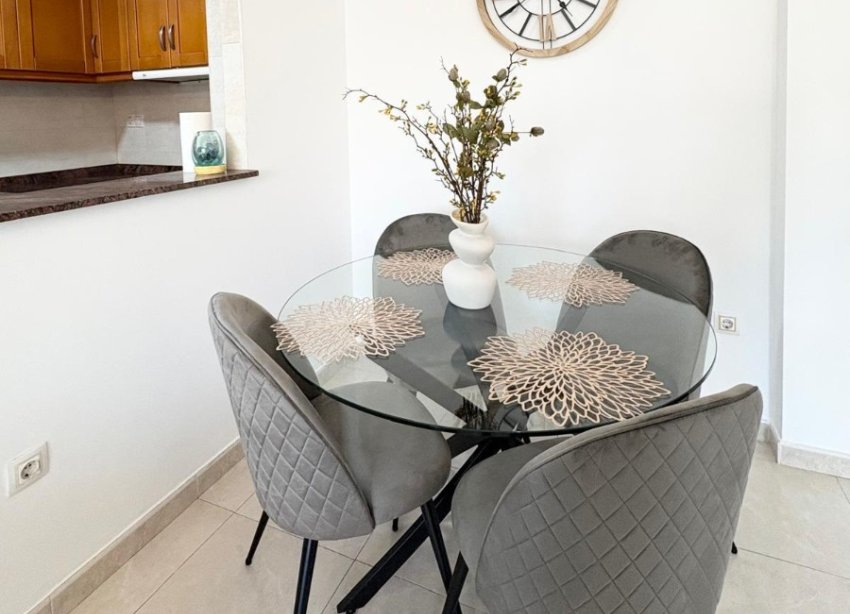 Reventa - Apartamento / Dúplex - Torrevieja