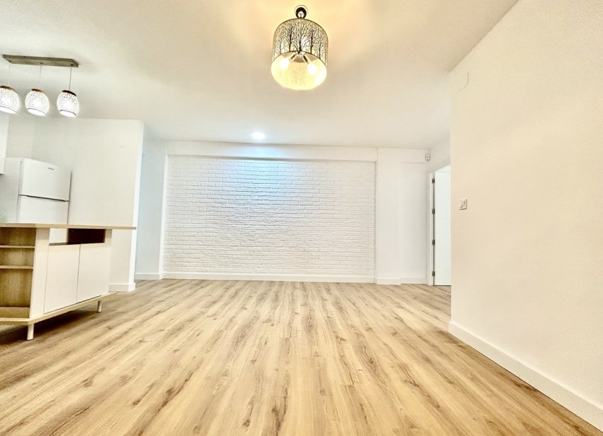Reventa - Apartamento / Dúplex - Torrevieja
