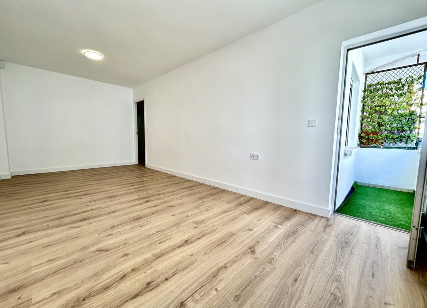 Reventa - Apartamento / Dúplex - Torrevieja
