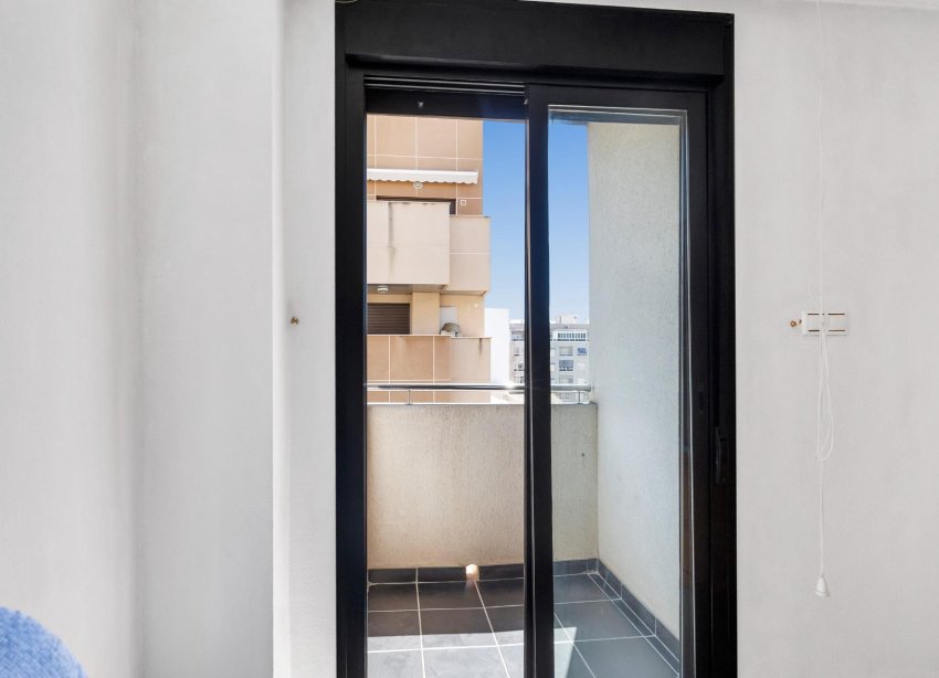 Reventa - Apartamento / Dúplex - Torrevieja