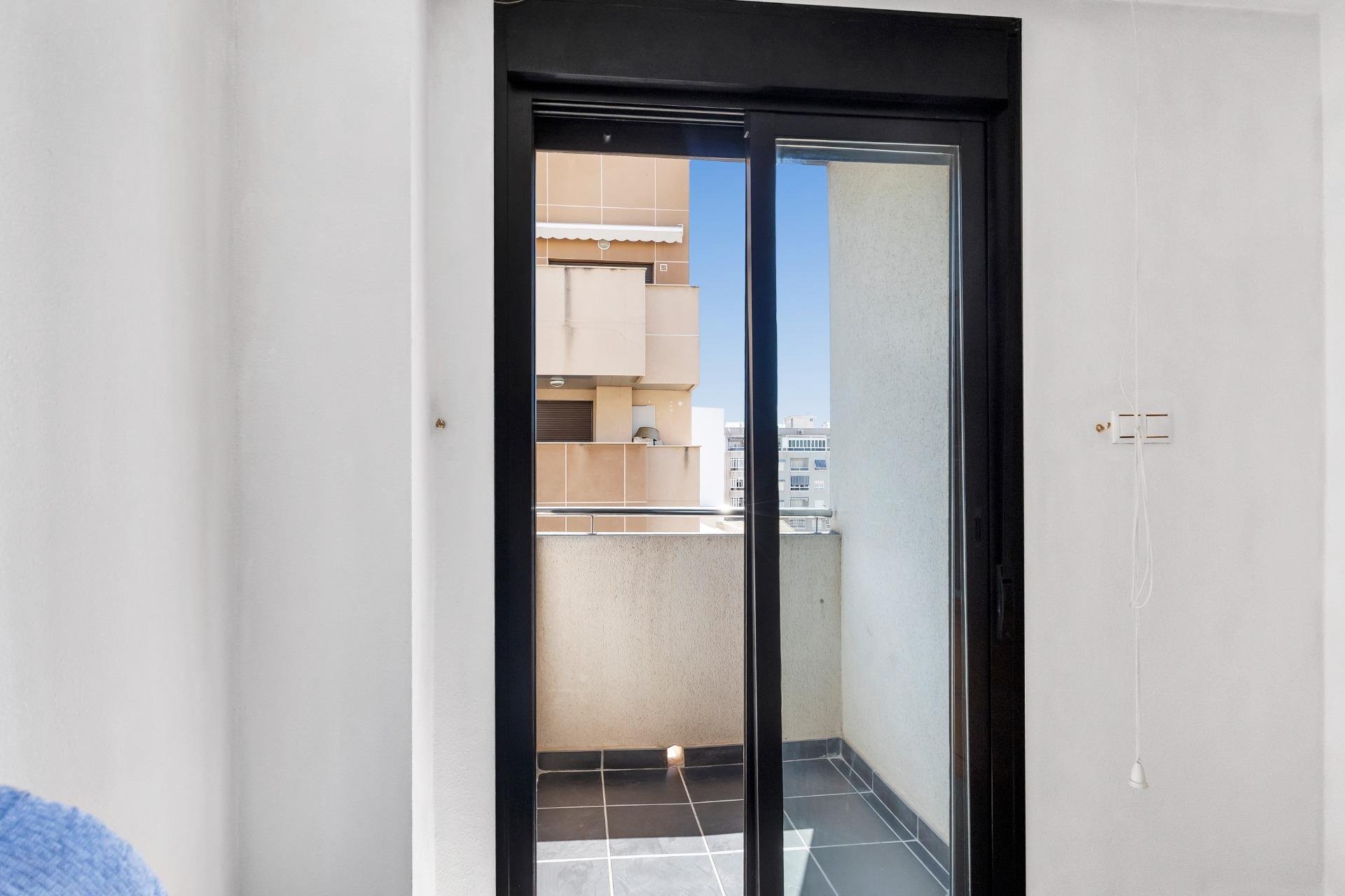 Reventa - Apartamento / Dúplex - Torrevieja