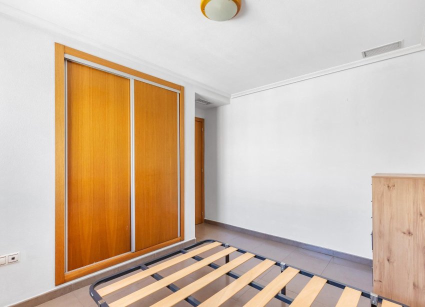 Reventa - Apartamento / Dúplex - Torrevieja