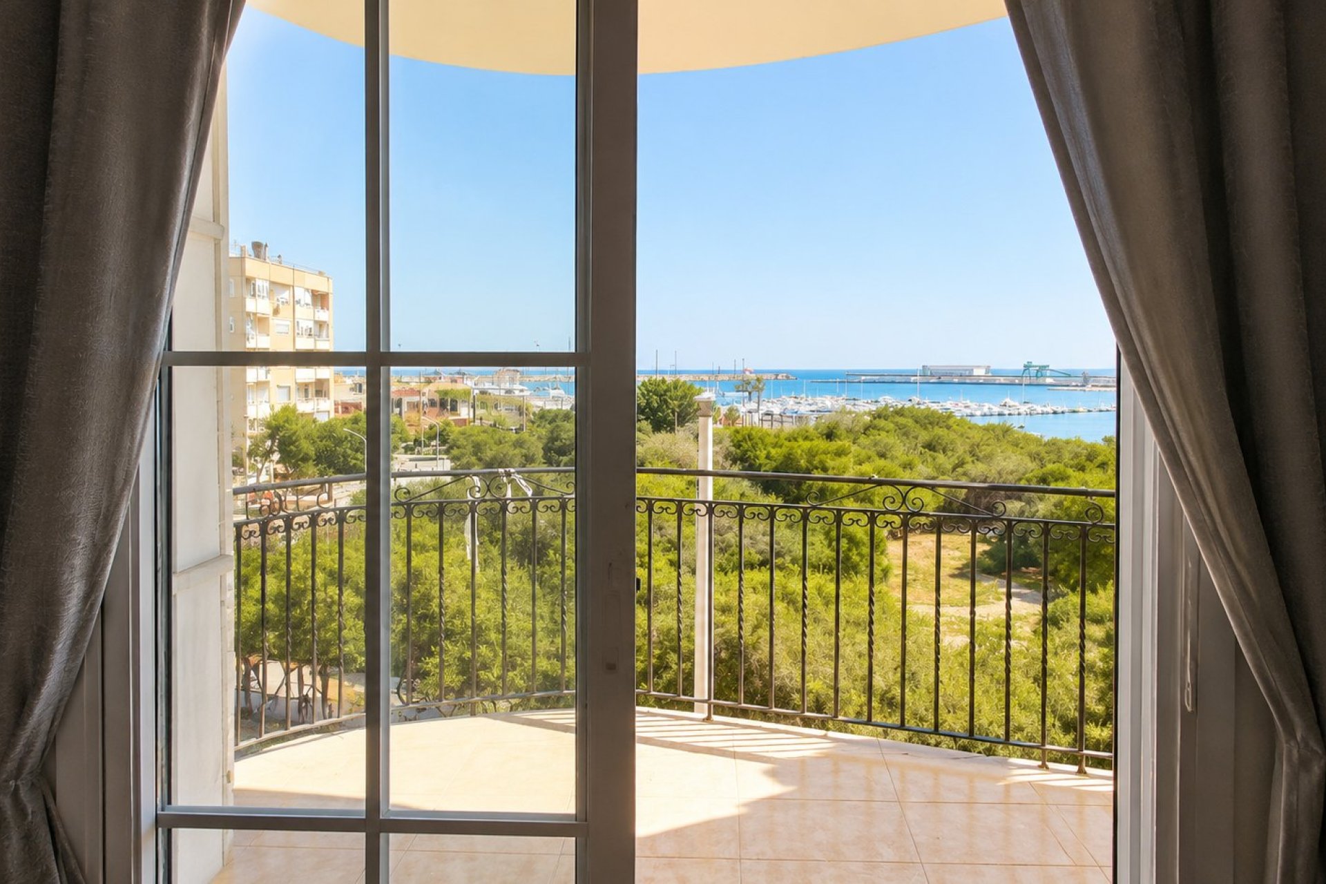 Reventa - Apartamento / Dúplex - Torrevieja