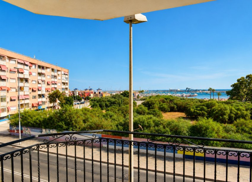Reventa - Apartamento / Dúplex - Torrevieja