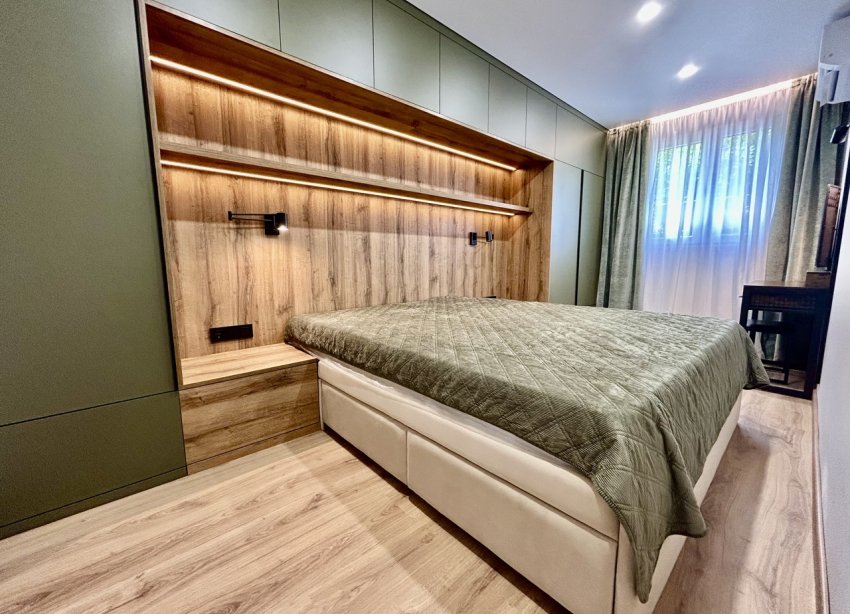 Reventa - Apartamento / Dúplex - Torrevieja