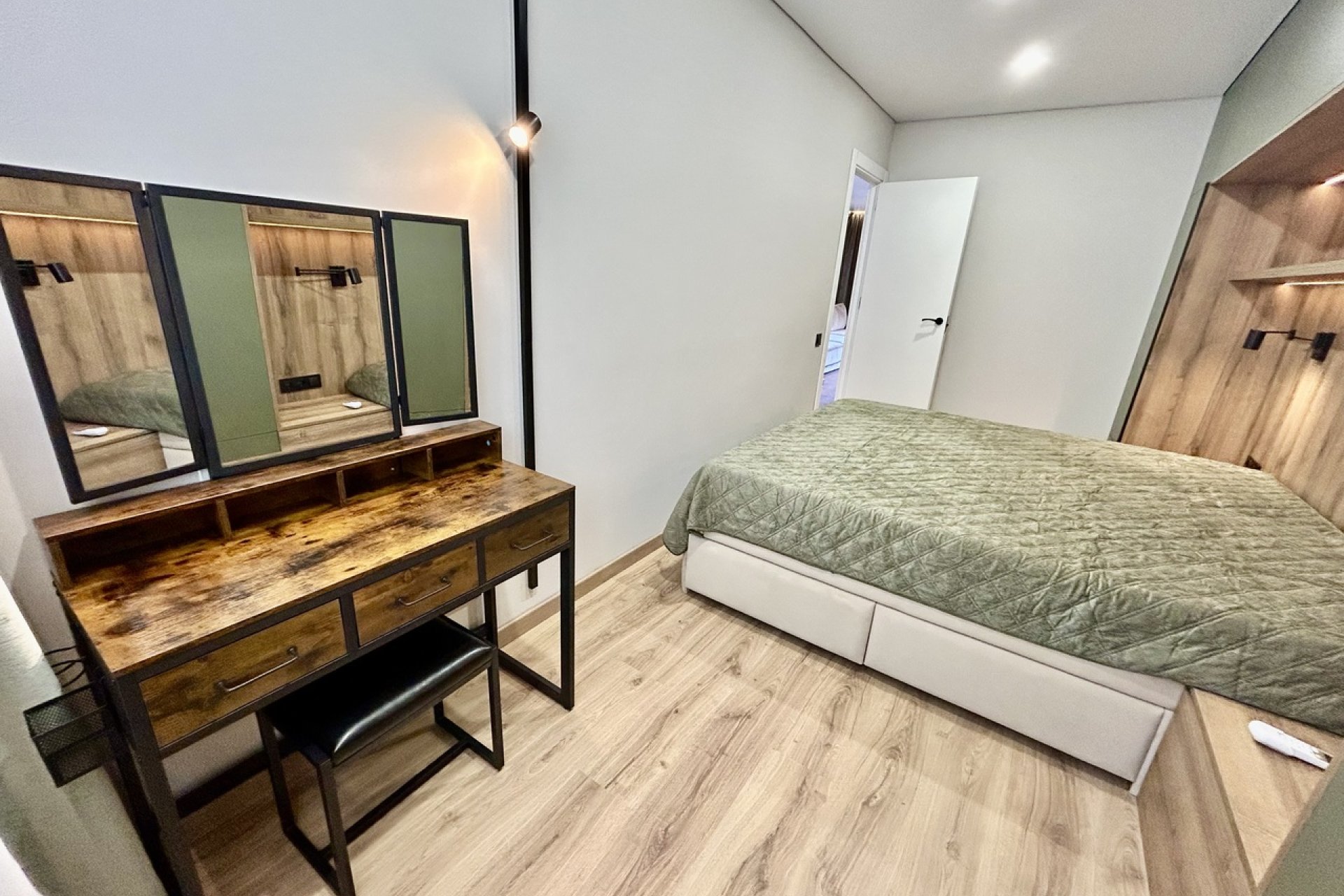 Reventa - Apartamento / Dúplex - Torrevieja