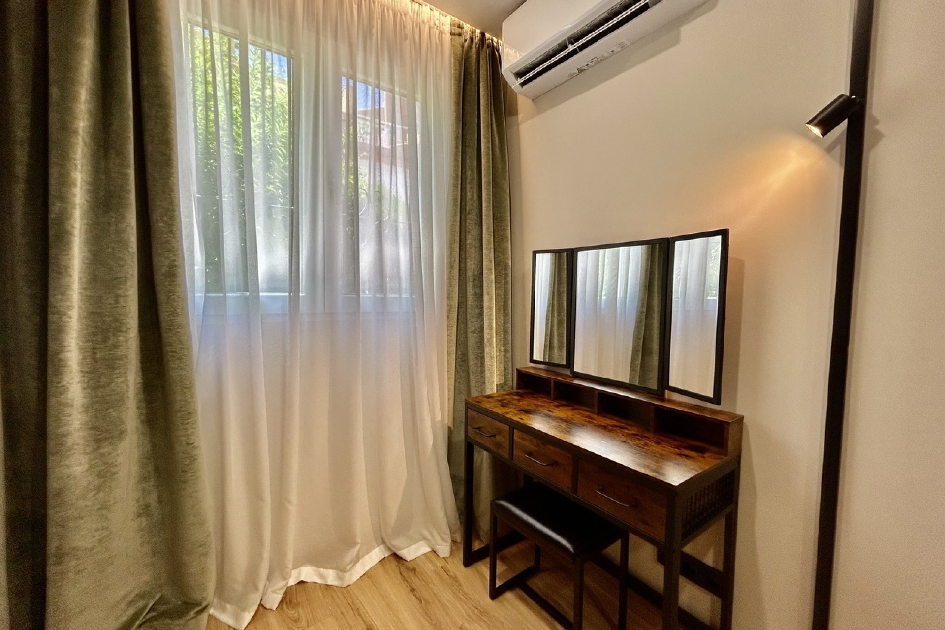 Reventa - Apartamento / Dúplex - Torrevieja