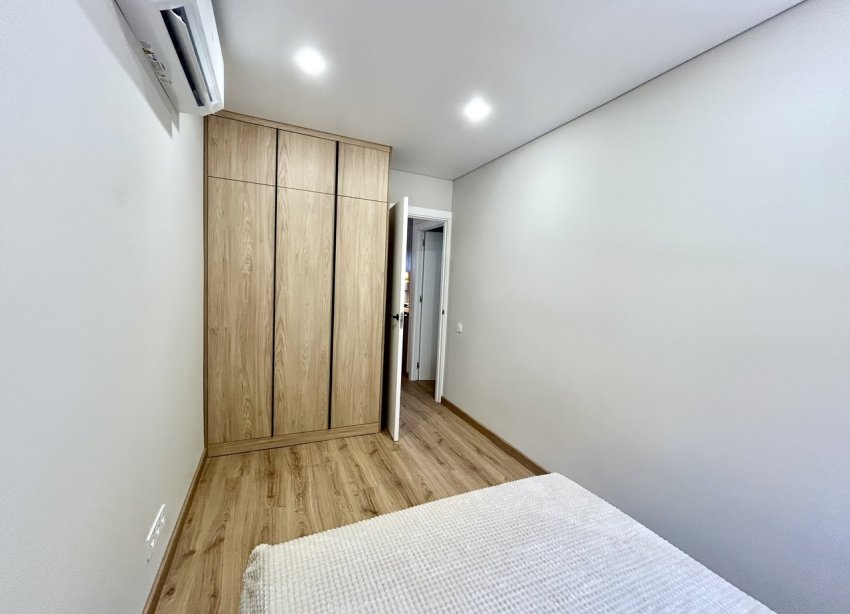 Reventa - Apartamento / Dúplex - Torrevieja